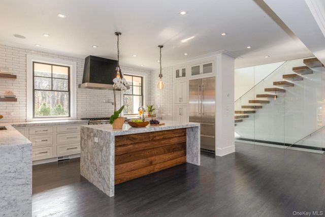 142 Six Pole Highway, Sag Harbor, NY 11963