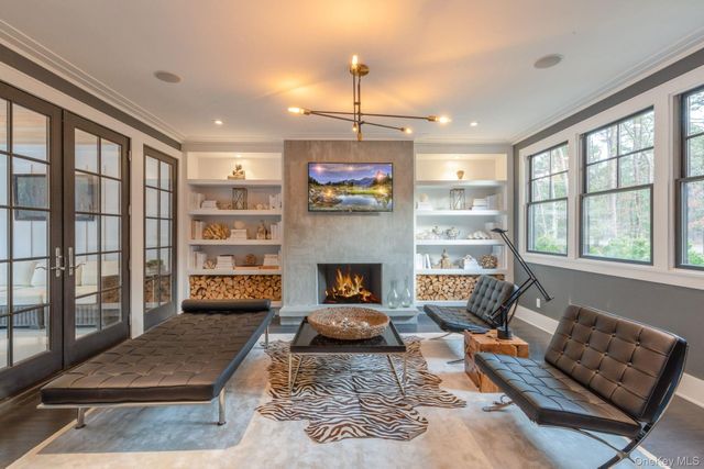 142 Six Pole Highway, Sag Harbor, NY 11963