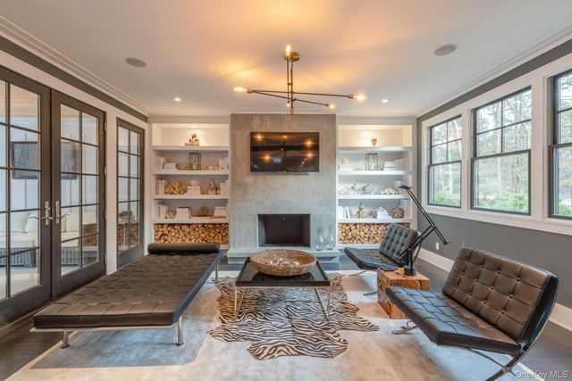 142 Six Pole Highway, Sag Harbor, NY 11963