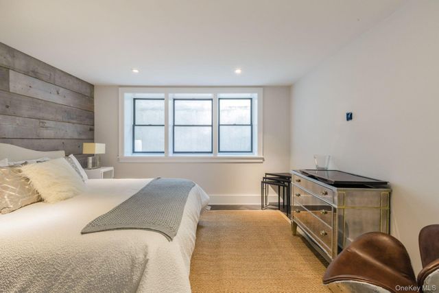 142 Six Pole Highway, Sag Harbor, NY 11963