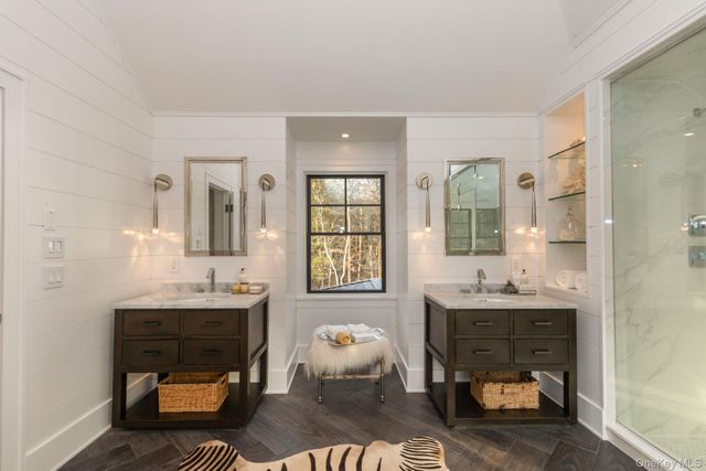 142 Six Pole Highway, Sag Harbor, NY 11963