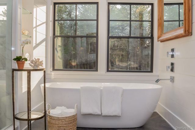 142 Six Pole Highway, Sag Harbor, NY 11963