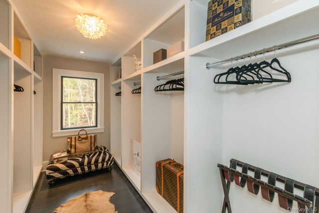 142 Six Pole Highway, Sag Harbor, NY 11963