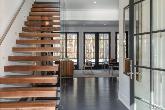 142 Six Pole Highway, Sag Harbor, NY 11963