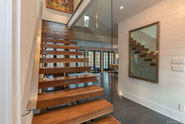 142 Six Pole Highway, Sag Harbor, NY 11963