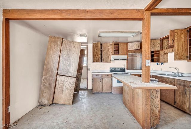 2351 Bond Street, Pahrump, NV 89048