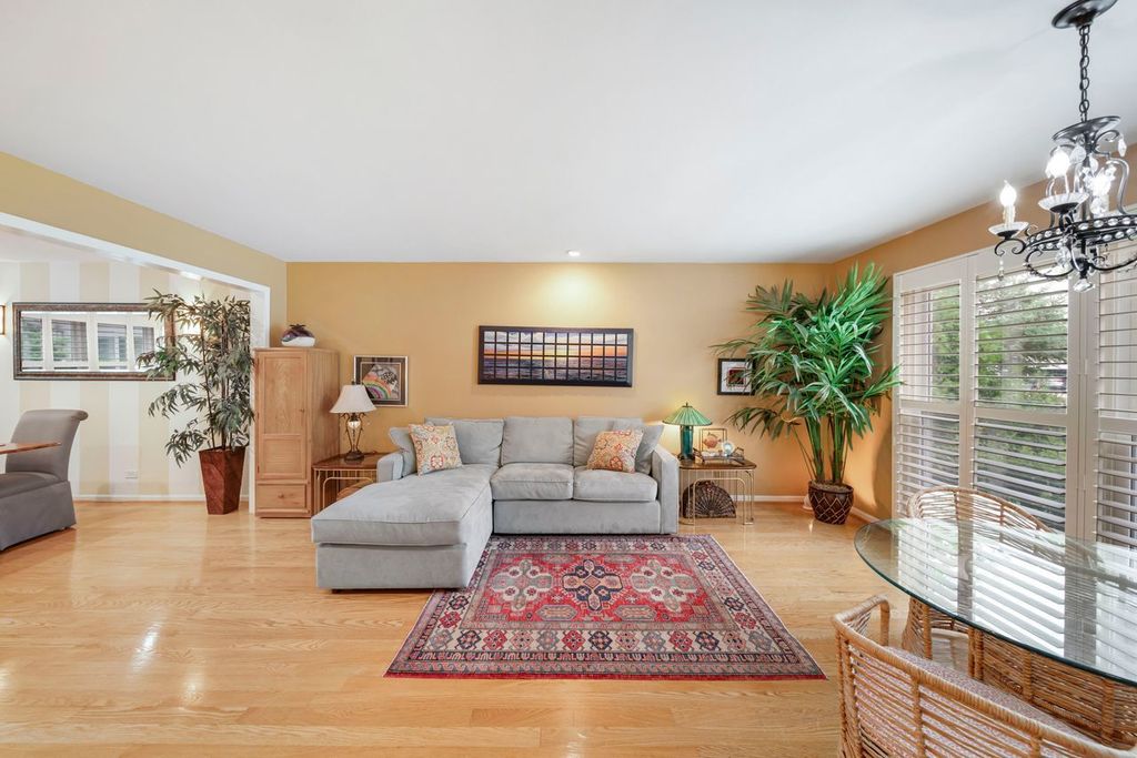 1170 Green Knolls Drive, Buffalo Grove, IL 60089 — photo 5