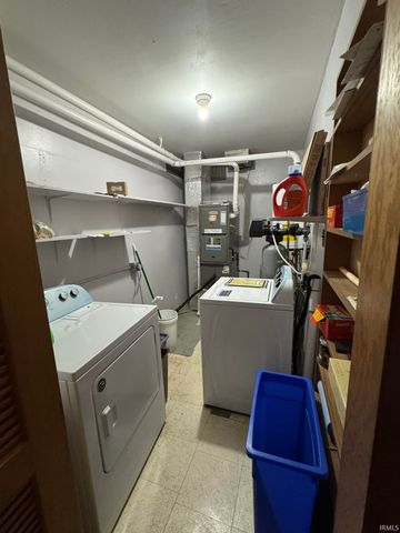 1907 E Greenlawn Court, Muncie, IN 47302
