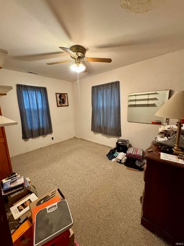 1907 E Greenlawn Court, Muncie, IN 47302