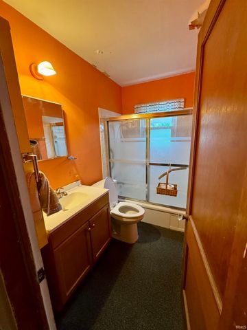 1907 E Greenlawn Court, Muncie, IN 47302