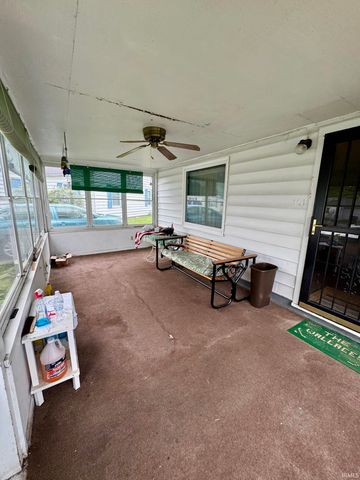 1907 E Greenlawn Court, Muncie, IN 47302