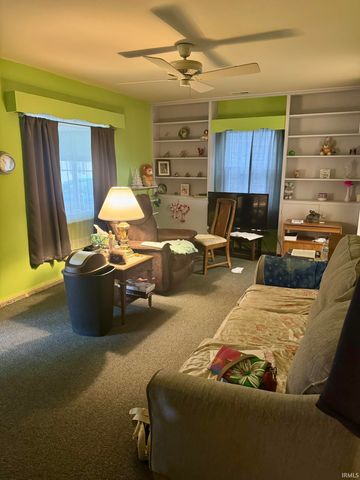 1907 E Greenlawn Court, Muncie, IN 47302