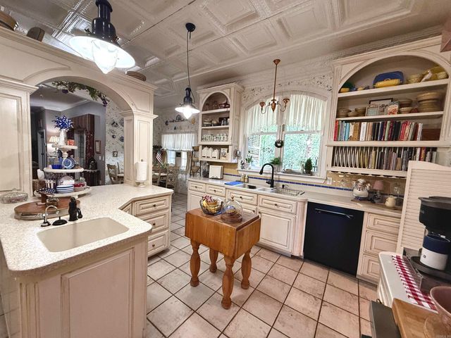 1211 Gayler Street, Mountain View, AR 72560