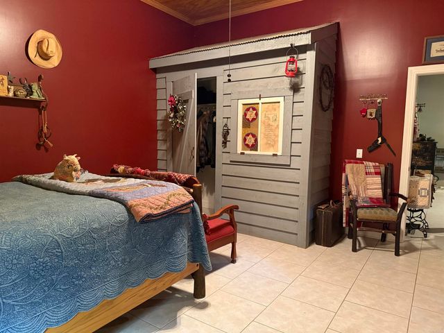 1211 Gayler Street, Mountain View, AR 72560