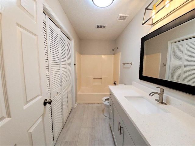 1238 S Lea Court SE, Smyrna, GA 30080