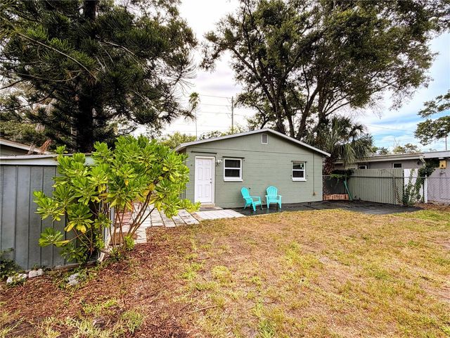 364 3RD STREET NW, Largo, FL 33770
