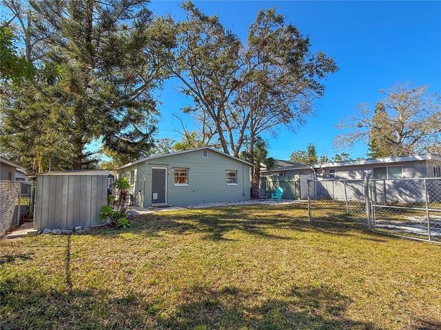 364 3RD STREET NW, Largo, FL 33770