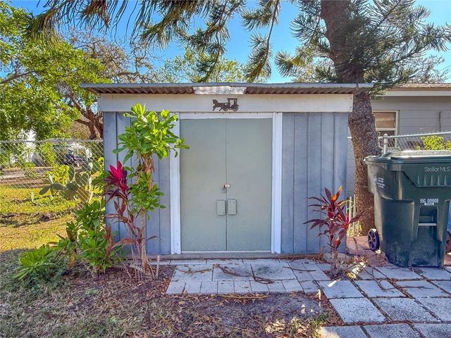 364 3RD STREET NW, Largo, FL 33770