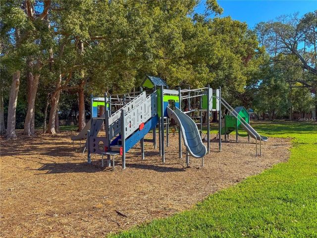 364 3RD STREET NW, Largo, FL 33770