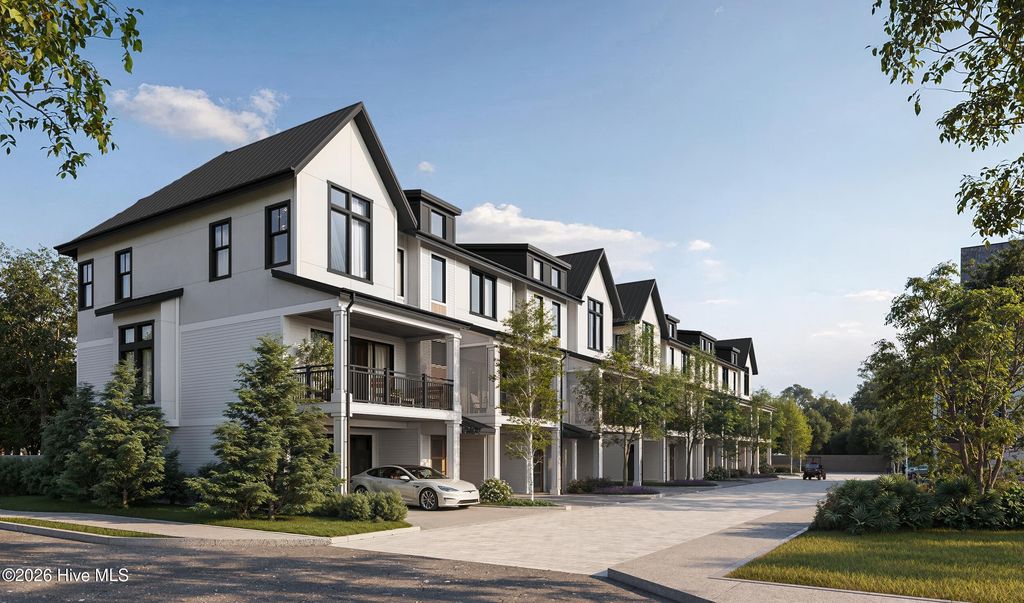 Image 8 of property listing at 1767 Allens Lane, Wilmington, NC 28403