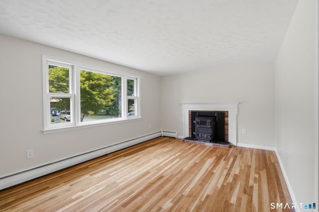 6 Madison Road, Enfield, CT 06082