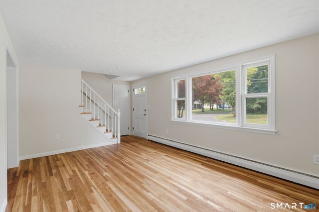 6 Madison Road, Enfield, CT 06082