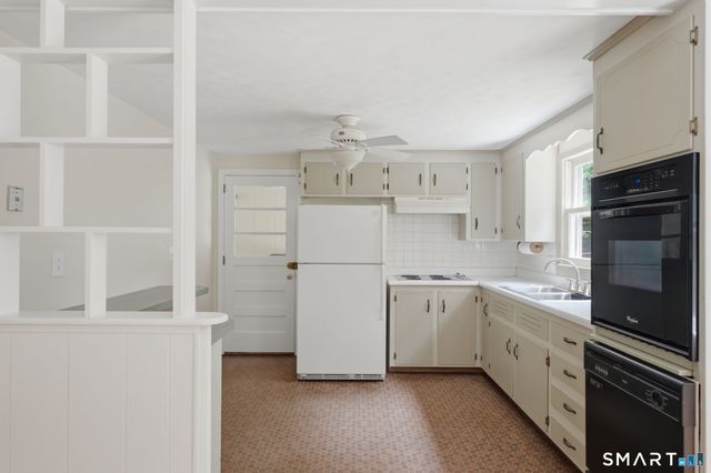 6 Madison Road, Enfield, CT 06082