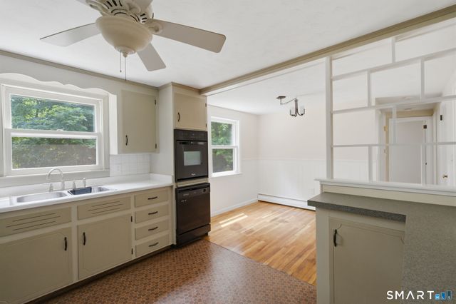 6 Madison Road, Enfield, CT 06082