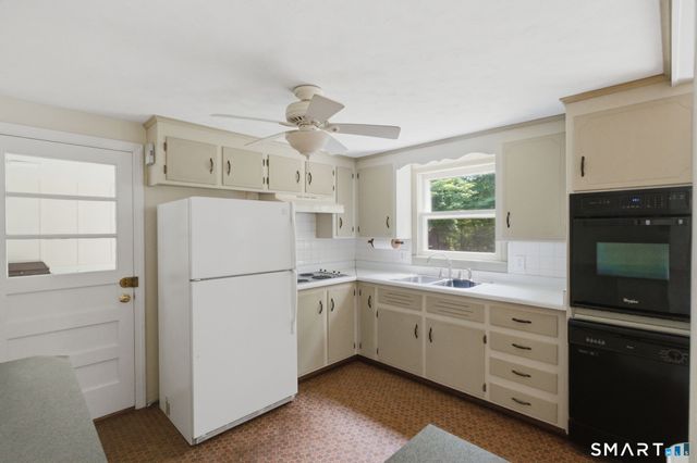 6 Madison Road, Enfield, CT 06082