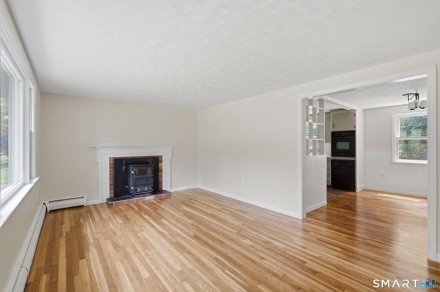 6 Madison Road, Enfield, CT 06082