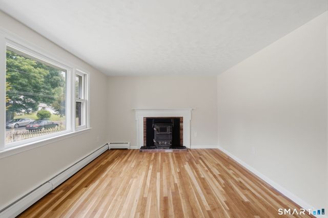 6 Madison Road, Enfield, CT 06082