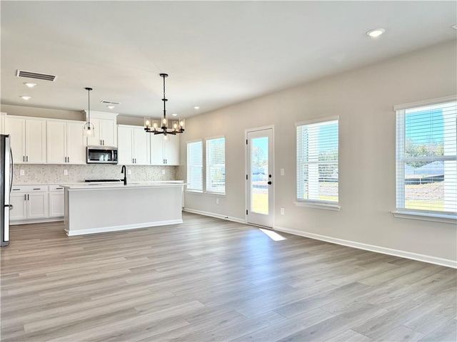 2928 Sweet Red Circle, Braselton, GA 30517