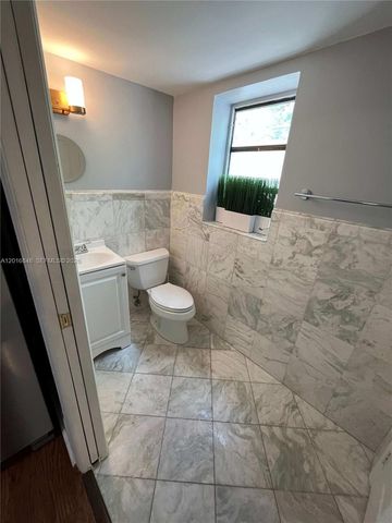 235 Antilla Ave 5, Coral Gables, FL 33134