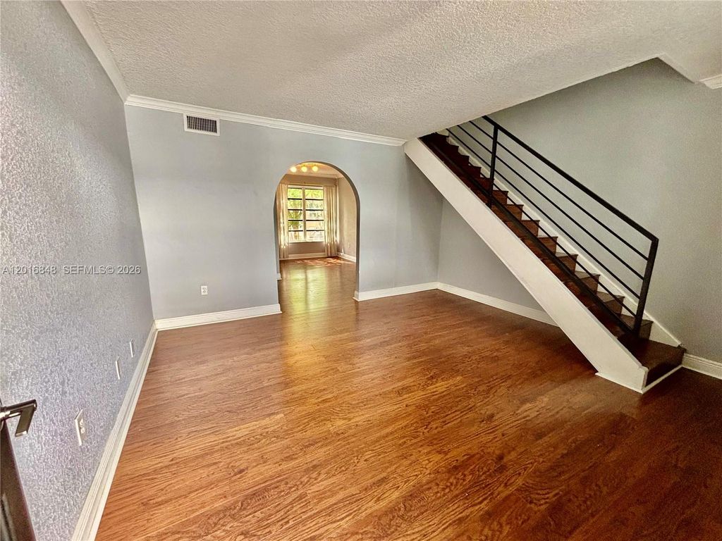 235 Antilla Ave 5, Coral Gables, FL 33134