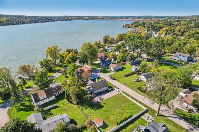 N3070 Tamarack ROAD, Lake Geneva, WI 53147