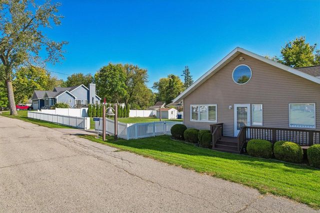 N3070 Tamarack ROAD, Lake Geneva, WI 53147