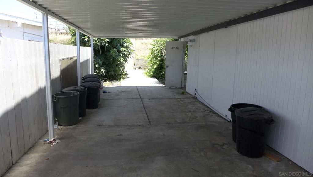 Image 3 of property listing at 941 Cuyamaca, Chula Vista, CA 91911
