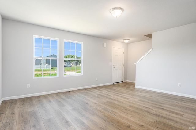 901 Breezewood Drive, Lakeville, IN 46536