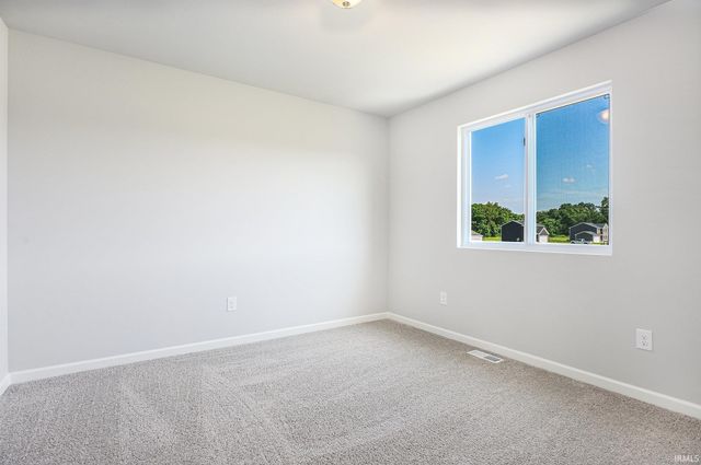 901 Breezewood Drive, Lakeville, IN 46536