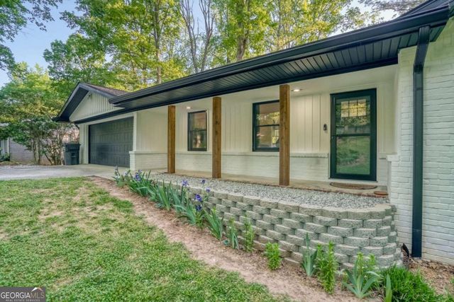 1832 Lake Lucerne Drive SW, Lilburn, GA 30047