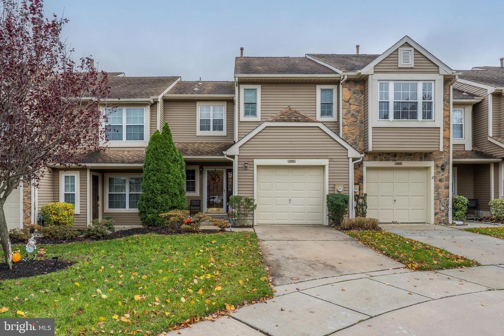 203 MASTERS DR, Blackwood, NJ 08012