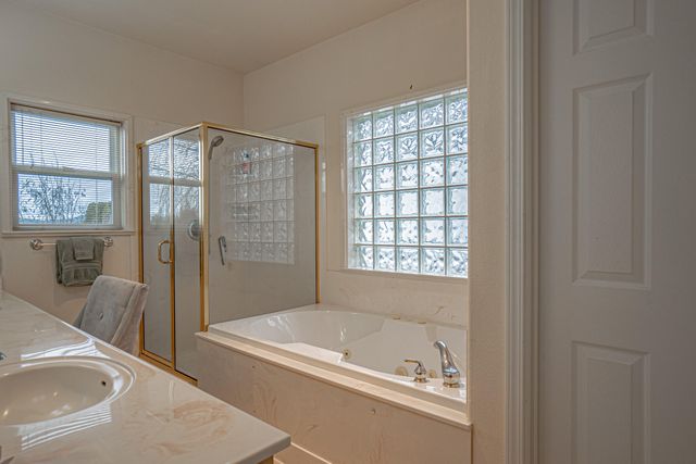 198 Prairie Landing Drive, Eagle Point, OR 97524