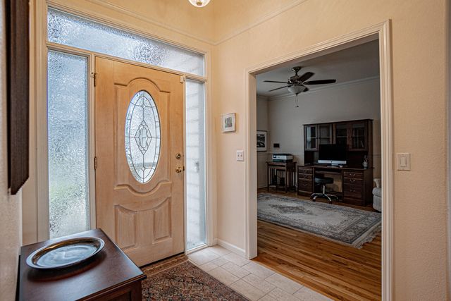 198 Prairie Landing Drive, Eagle Point, OR 97524