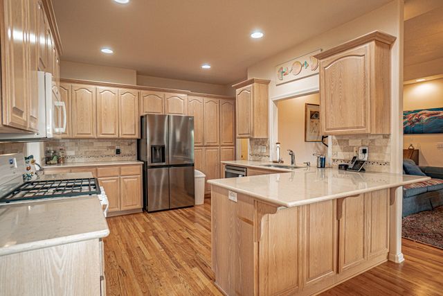 198 Prairie Landing Drive, Eagle Point, OR 97524