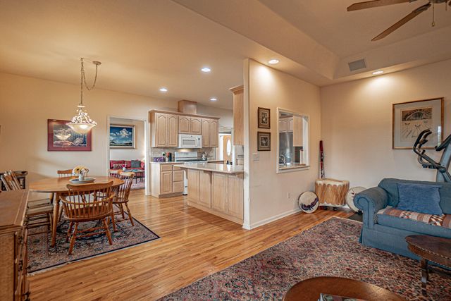 198 Prairie Landing Drive, Eagle Point, OR 97524