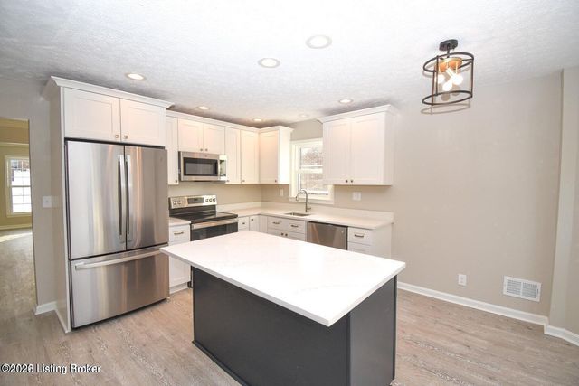 7308 Bluffington Rd, Louisville, KY 40291
