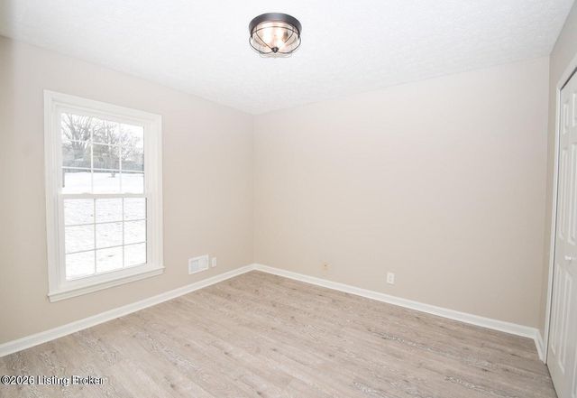 7308 Bluffington Rd, Louisville, KY 40291