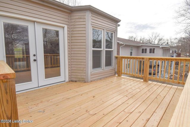 7308 Bluffington Rd, Louisville, KY 40291