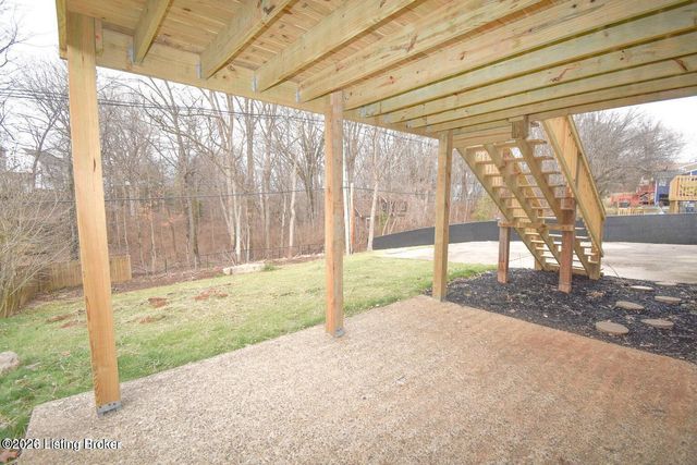 7308 Bluffington Rd, Louisville, KY 40291
