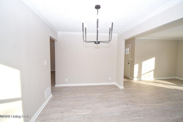 7308 Bluffington Rd, Louisville, KY 40291